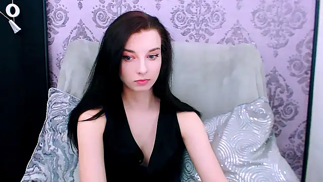 Snapshot of DominantLuna chatting on 05-26-26, 07:32 DominantLuna online show from 05-26-26, 07:32