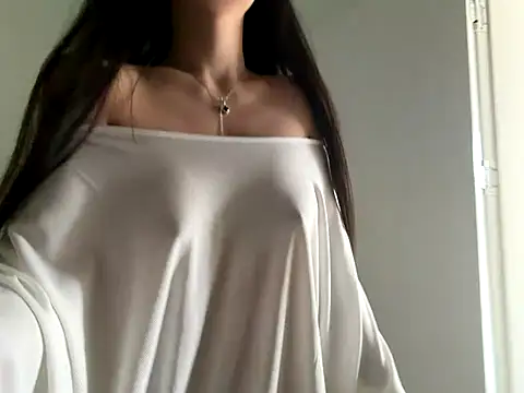 Snapshot of xiaowan_x chatting on 10-14-25, 08:04 xiaowan x online show from 10-14-25, 08:04