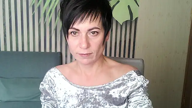 Ashley Brookss online show from 10-23-25, 10:14