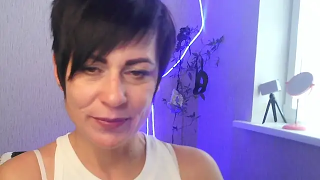 Ashley Brookss online show from 11-10-25, 10:58