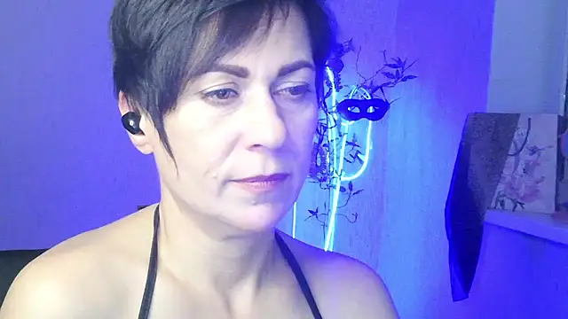 Ashley Brookss online show from 11-11-25, 09:48