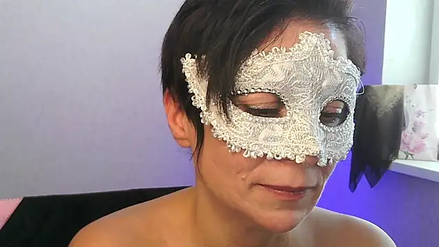 Ashley Brookss online show from 11-16-25, 11:27