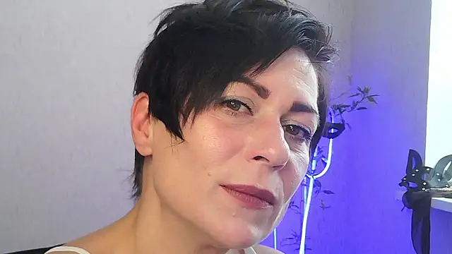 Ashley Brookss online show from 11-22-25, 07:40