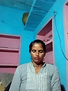 Snapshot of Mohni_cute chatting on 10-19-25, 12:33 Mohni cute online show from 10-19-25, 12:33