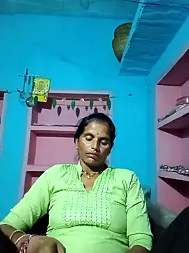 Snapshot of Mohni_cute chatting on 10-19-25, 12:39 Mohni cute online show from 10-19-25, 12:39