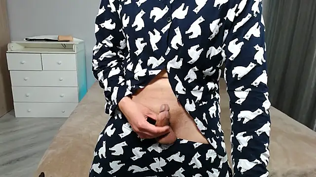 KaiChicken online show from 12-21-25, 04:03