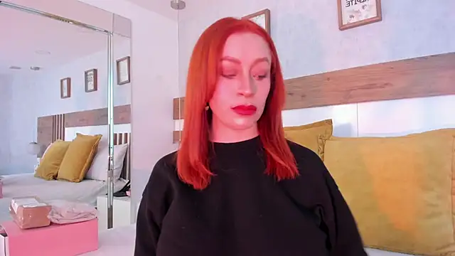 LucianaWainN online show from 11-18-25, 02:21