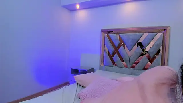 Snapshot of Annie_roselle chatting on 10-09-25, 12:14 Annie roselle online show from 10-09-25, 12:14