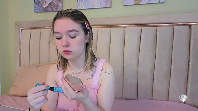 Lucia Copper online show from 10-29-25, 12:07