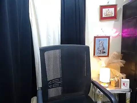 Kylaanne online show from 11-11-25, 01:16