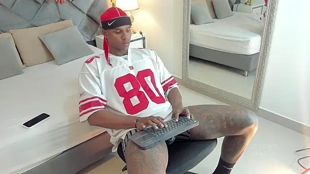 Snapshot of jax_black chatting on 10-23-25, 07:23 jax black online show from 10-23-25, 07:23