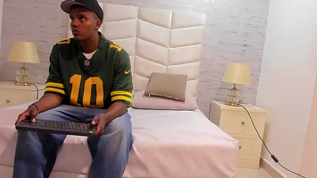 Snapshot of jax_black chatting on 11-08-25, 07:01 jax black online show from 11-08-25, 07:01