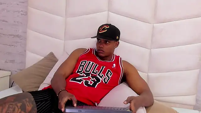 Snapshot of jax_black chatting on 11-12-25, 07:13 jax black online show from 11-12-25, 07:13