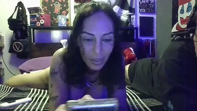 inkdhollow1 online show from 12-23-25, 03:59