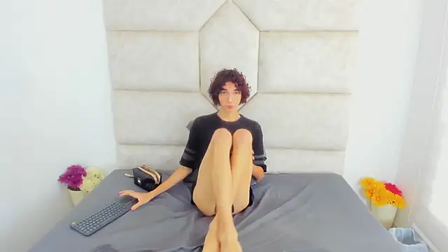 Scaarlett 22  online show from 11-14-25, 05:55