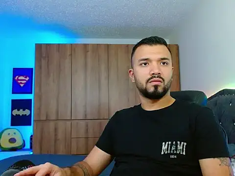 Snapshot of mathewv_ chatting on 11-15-25, 03:26 mathewv online show from 11-15-25, 03:26