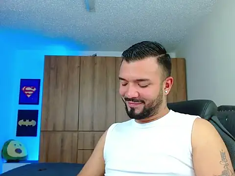 Snapshot of mathewv_ chatting on 11-22-25, 06:45 mathewv online show from 11-22-25, 06:45