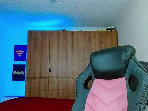 Snapshot of mathewv_ chatting on 11-29-25, 11:41 mathewv online show from 11-29-25, 11:41