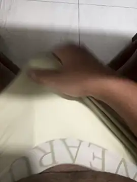 Snapshot of Pepitolim chatting on 11-24-25, 08:08 Pepitolim online show from 11-24-25, 08:08