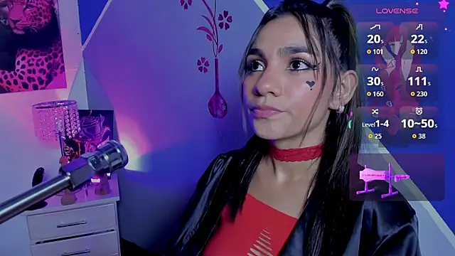 Snapshot of susi_hot13 chatting on 10-24-25, 11:01 susi hot13 online show from 10-24-25, 11:01