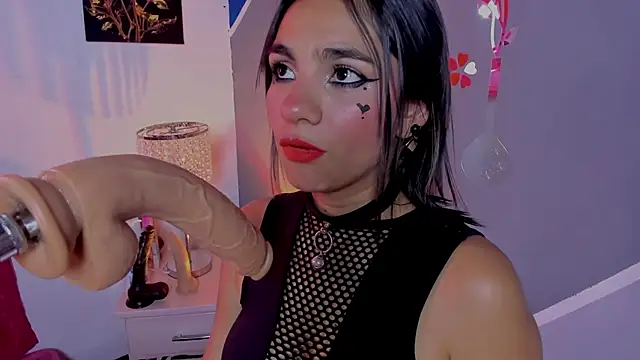 Snapshot of susi_hot13 chatting on 12-17-25, 10:05 susi hot13 online show from 12-17-25, 10:05