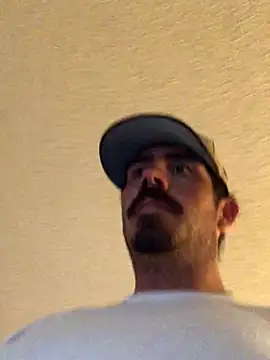 Snapshot of hoociedaddy24 chatting on 12-04-25, 01:09 hoociedaddy24 online show from 12-04-25, 01:09