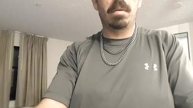 Snapshot of hoociedaddy24 chatting on 12-05-25, 04:10 hoociedaddy24 online show from 12-05-25, 04:10