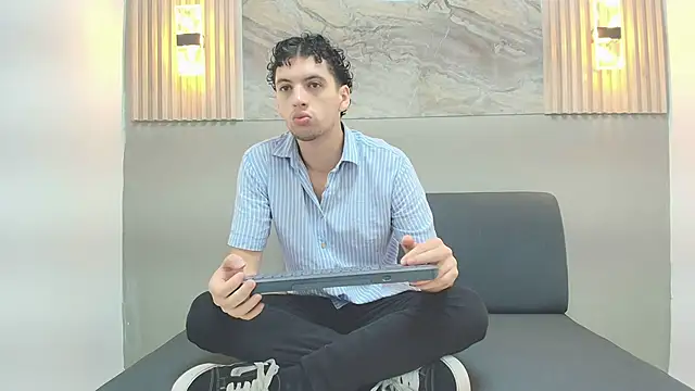 ISRAEL GRAY online show from 10-07-25, 07:11