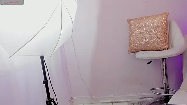 niky love21 online show from 10-22-25, 10:20