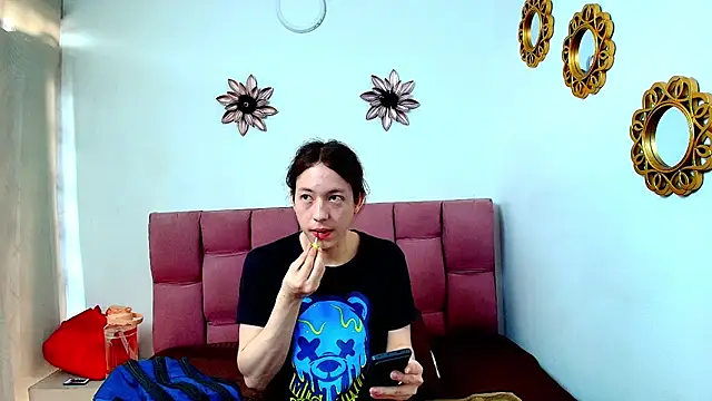 Snapshot of SnowyX_ chatting on 10-10-25, 07:24 SnowyX online show from 10-10-25, 07:24