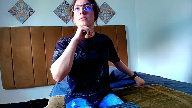 Snapshot of SnowyX_ chatting on 10-15-25, 08:53 SnowyX online show from 10-15-25, 08:53