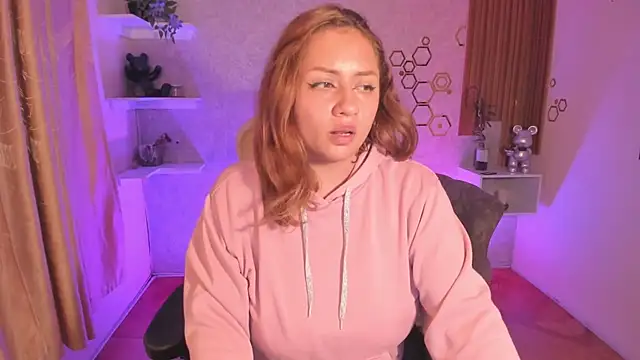 Snapshot of EvelynVega0 chatting on 11-06-25, 03:07 EvelynVega0 online show from 11-06-25, 03:07