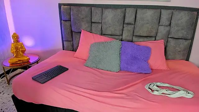 Xiomara Stwart online show from 10-06-25, 12:24