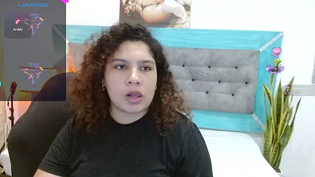 Snapshot of roxx_iie chatting on 10-08-25, 02:42 roxx iie online show from 10-08-25, 02:42