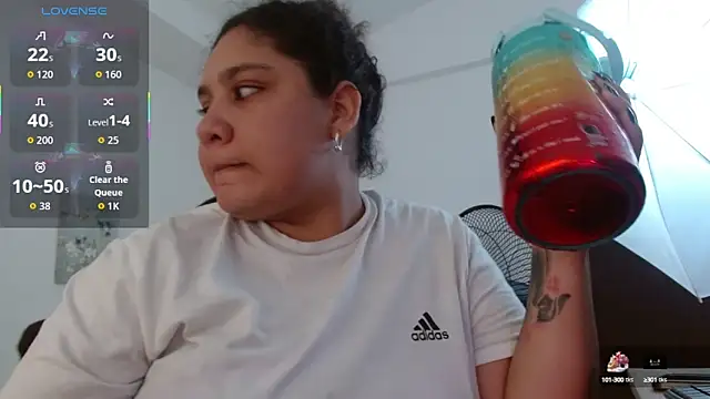 Snapshot of roxx_iie chatting on 10-13-25, 09:15 roxx iie online show from 10-13-25, 09:15