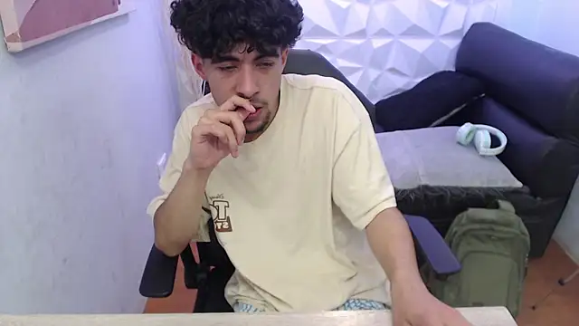 Liil boy online show from 10-11-25, 04:12