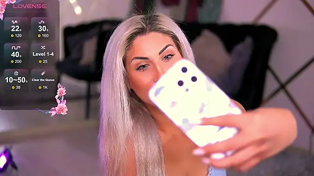 Snapshot of AuroraSins chatting on 11-26-25, 04:35 AuroraSins online show from 11-26-25, 04:35