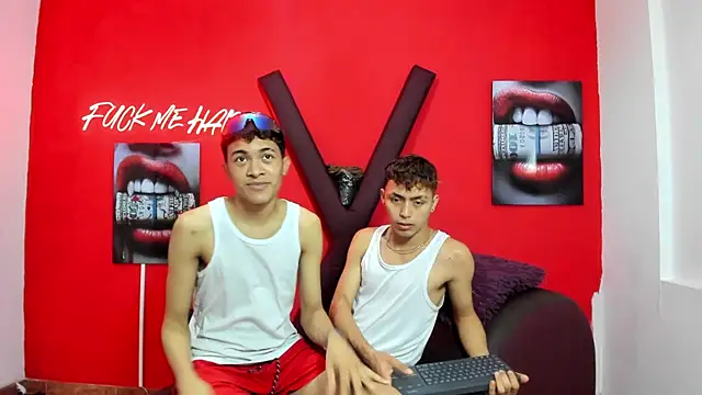 VERY HOT GUYS online show from 03-28-26, 07:13