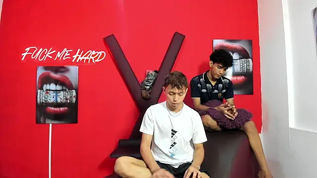 VERY HOT GUYS online show from 04-04-26, 07:33