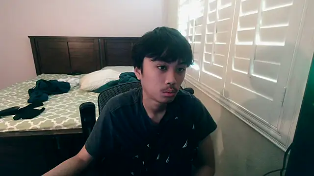 youngasianboy2007 online show from 04-14-26, 10:16