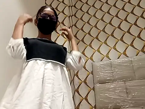 Snapshot of dubyzubygirl chatting on 10-05-25, 10:02 dubyzubygirl online show from 10-05-25, 10:02