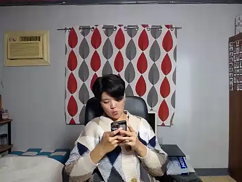 lady fingertips online show from 09-30-25, 12:54