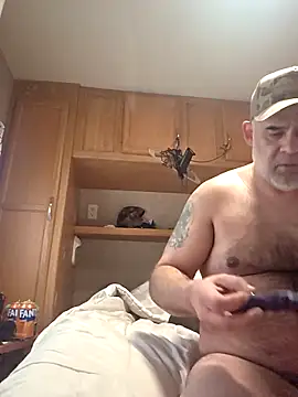 Snapshot of DeeBestEver chatting on 02-10-26, 10:25 DeeBestEver online show from 02-10-26, 10:25