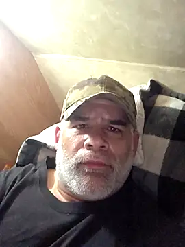 Snapshot of DeeBestEver chatting on 02-12-26, 04:35 DeeBestEver online show from 02-12-26, 04:35