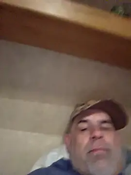 Snapshot of DeeBestEver chatting on 03-28-26, 10:31 DeeBestEver online show from 03-28-26, 10:31