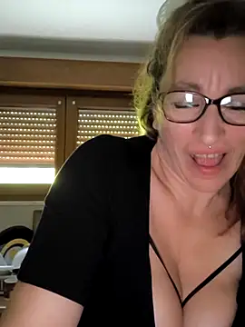 Fifi83Bell online show from 03-07-26, 02:25