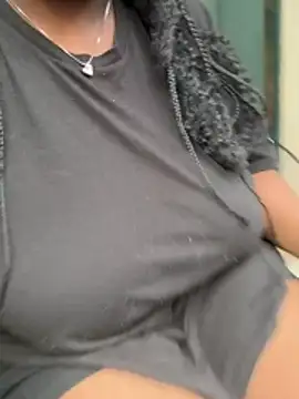 nanaisbackk online show from 02-27-26, 12:05