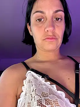 LaPetiteKim online show from 11-24-25, 08:19