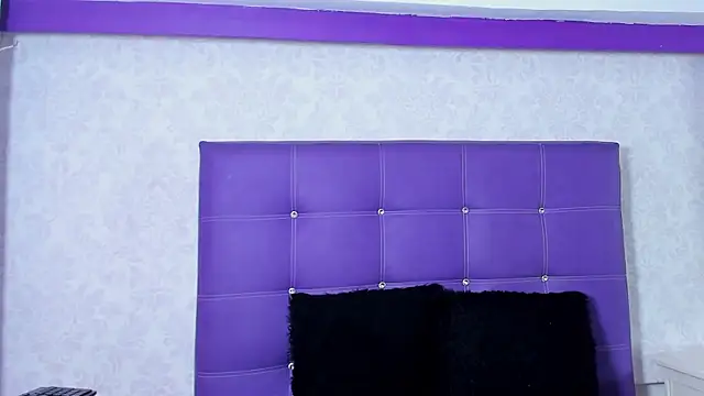 Snapshot of LeaMoreau22 chatting on 10-10-25, 12:15 LeaMoreau22 online show from 10-10-25, 12:15