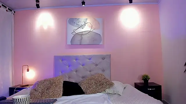 scarlettvelvet  online show from 10-04-25, 12:25